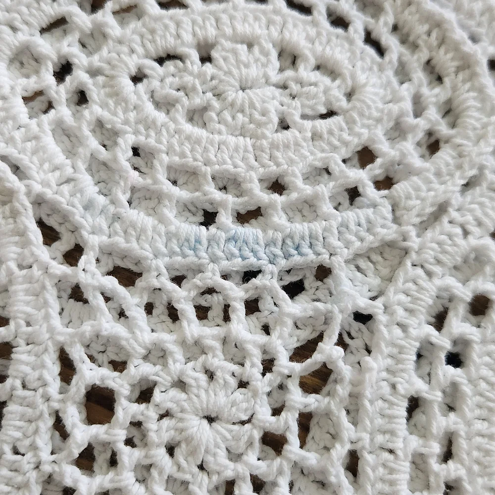 Vintage 1970's white‎ Tablecloth